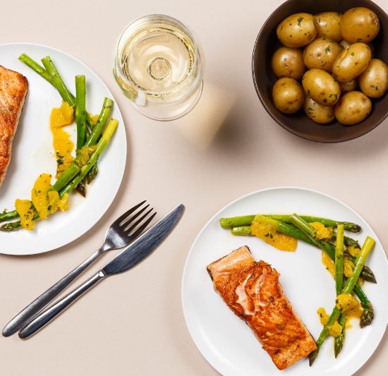 Salmon with Asparagus and Orange