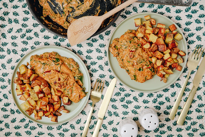 Creamy Spinach & Tomato Chicken With Crispy Potatoes