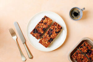 Blackberry Choc Chip Baked Oats