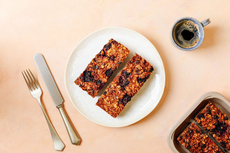 Blackberry Choc Chip Baked Oats